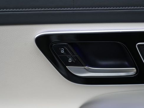 Used 2023 Mercedes-Benz GLC 300 4MATIC w/ Exclusive Trim Package image 30