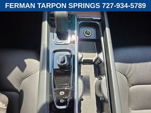 Certified 2024 Volvo XC60 B5 Plus w/ Protection Package Premier AWD/4WD image 28