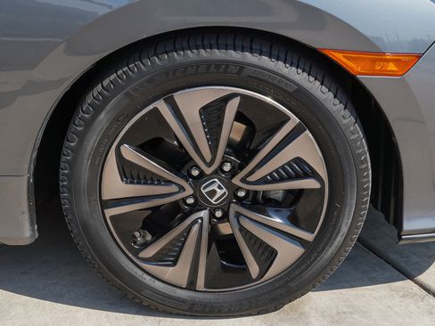 Used 2018 Honda Civic EX image 10