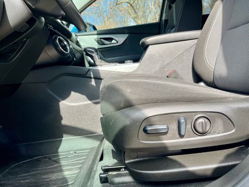 Used 2024 Chevrolet Blazer LT w/ Convenience Package image 11