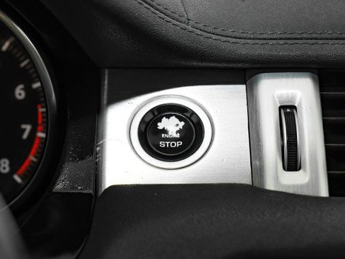 Used 2017 Land Rover Range Rover Evoque SE Premium image 18