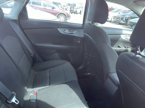 Used 2023 Kia Forte LXS w/ LXS Technology Package FWD image 8