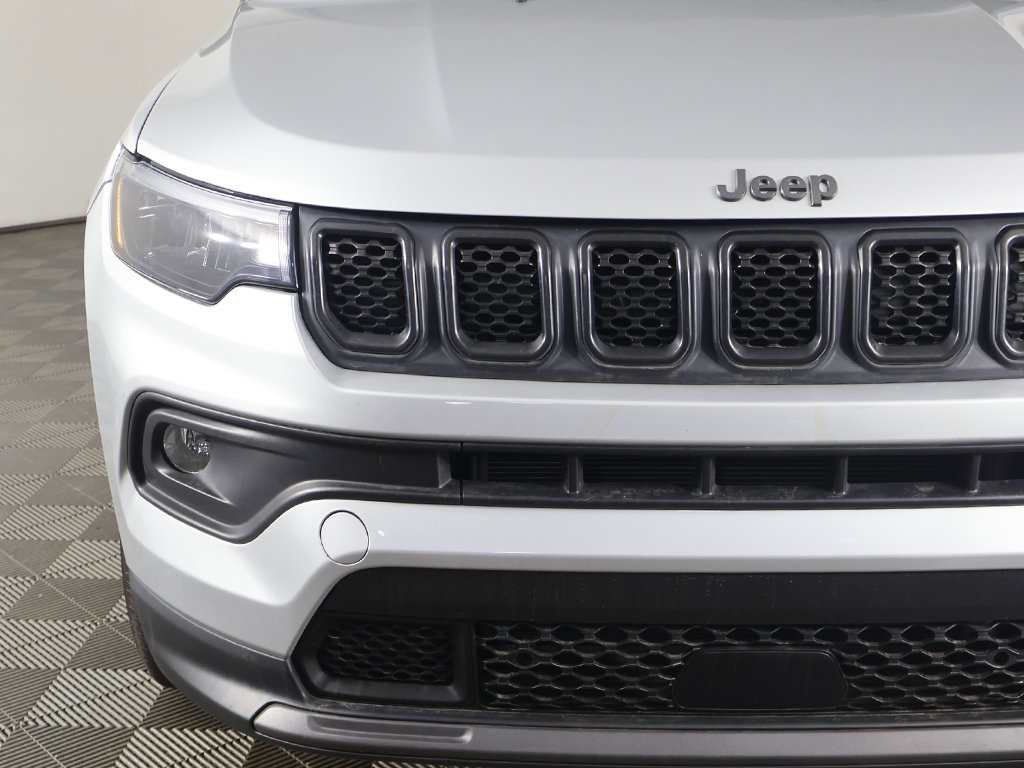 Used 2025 Jeep Compass Latitude w/ Altitude Special Edition AWD/4WD image 11