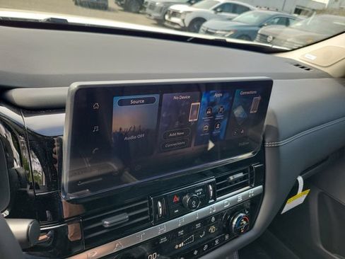 New 2026 Nissan Pathfinder Platinum FWD image 15