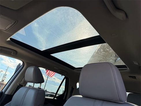 New 2025 Honda Pilot Touring image 11