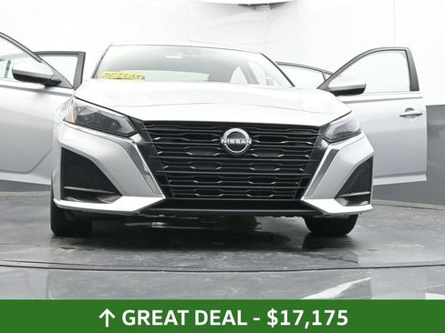 Used 2023 Nissan Altima 2.5 SV image 69