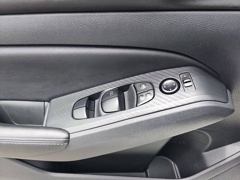 Used 2025 Nissan Altima 2.5 SV FWD image 26