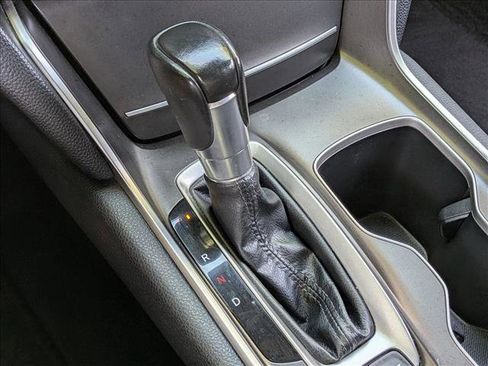 Used 2018 Honda Accord Sport image 11