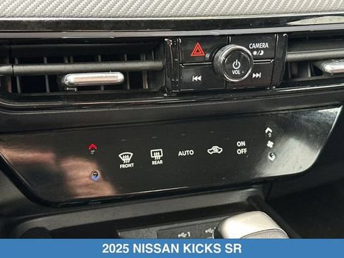 Used 2025 Nissan Kicks SR AWD/4WD image 23