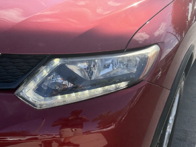 Used 2016 Nissan Rogue SV w/ SV Premium Package AWD/4WD image 10