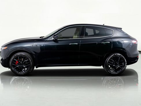 Used 2022 Maserati Levante GT image 18