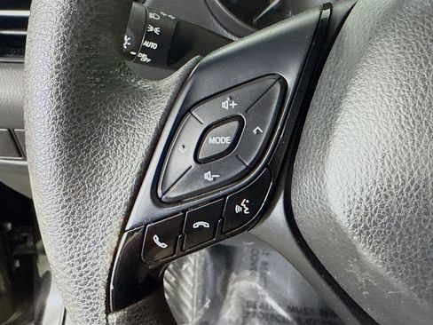 Used 2019 Toyota C-HR LE image 14