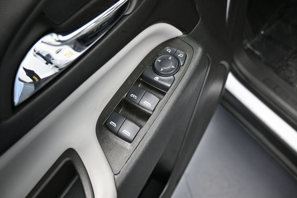 Used 2024 Chevrolet Equinox LS w/ LS Convenience Package FWD image 14