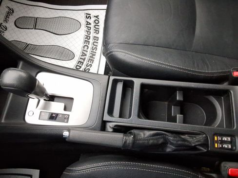 Used 2014 Subaru Crosstrek 2.0i Limited image 17