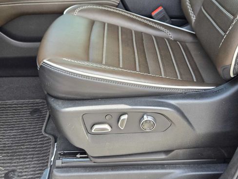 Certified 2025 GMC Yukon Denali Ultimate AWD/4WD image 24