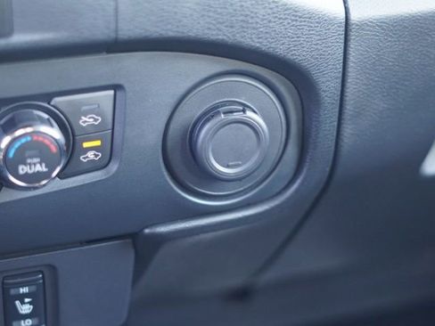 Used 2022 Nissan Frontier Pro-X w/ Pro-X Premium Package RWD image 33