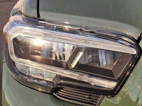 Certified 2021 Toyota Tacoma TRD Off-Road image 29