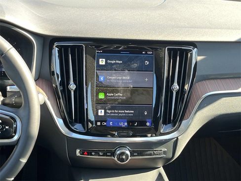 Used 2024 Volvo S60 B5 Plus w/ Climate Package image 15