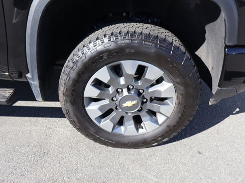 Certified 2024 Chevrolet Silverado 2500 Custom w/ Custom Value Package image 37