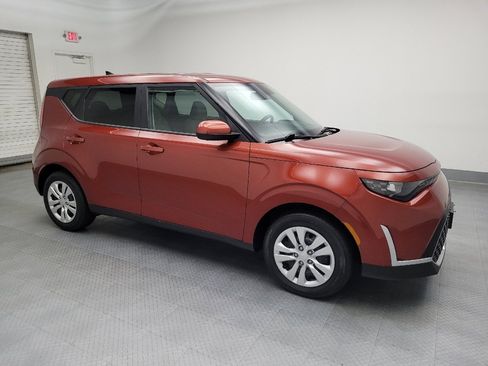 Used 2023 Kia Soul LX image 11