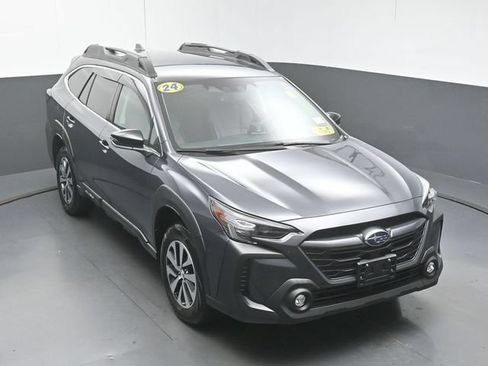 Used 2024 Subaru Outback Premium AWD/4WD image 41