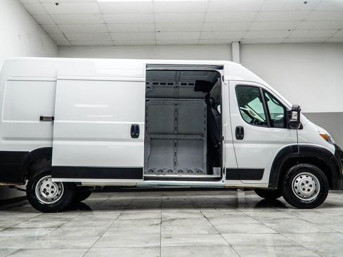 Used 2023 RAM ProMaster 2500 FWD image 8