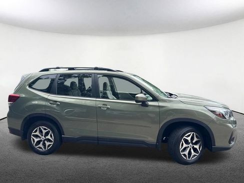 Used 2019 Subaru Forester Premium AWD/4WD image 15