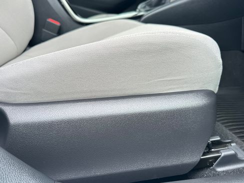 Used 2022 Toyota Corolla LE image 21