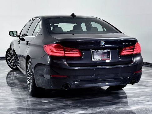 Used 2018 BMW 530e xDrive w/ Premium Package 2 AWD/4WD image 9