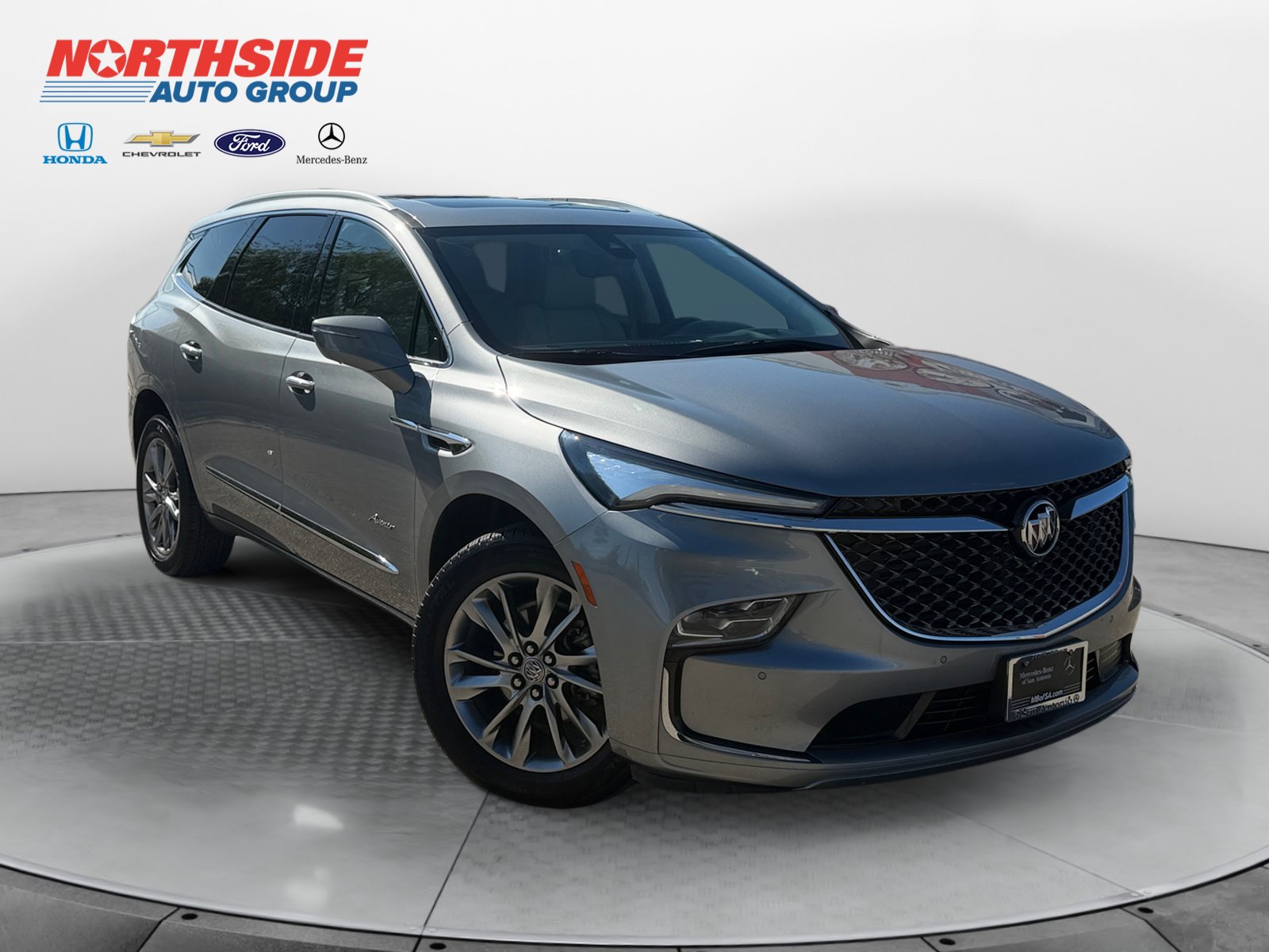 Used 2023 Buick Enclave Avenir w/ Avenir Technology Package FWD image 1