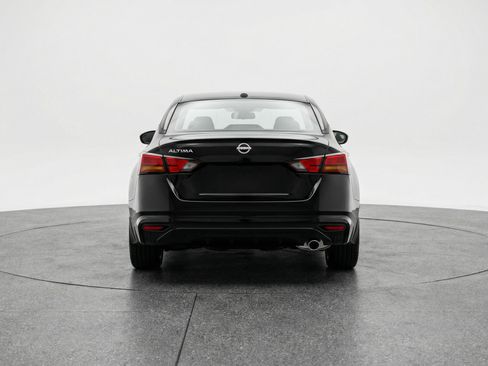 Used 2025 Nissan Altima 2.5 SV image 7