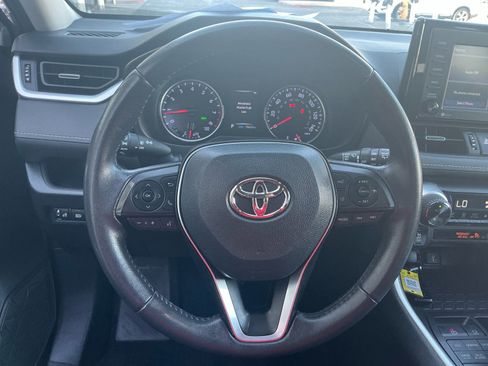 Used 2022 Toyota RAV4 XLE Premium AWD/4WD image 5