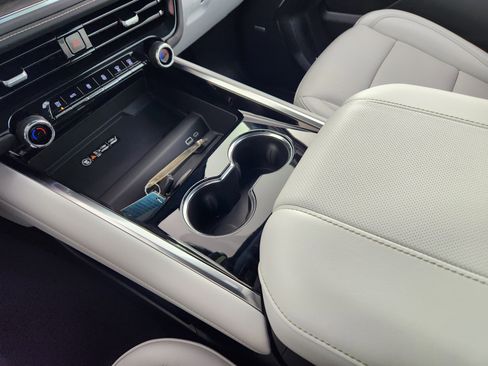 Used 2025 Chevrolet Tahoe Premier image 25