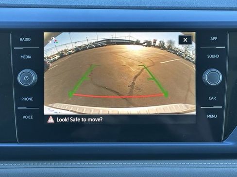 New 2024 Volkswagen Taos SE image 20