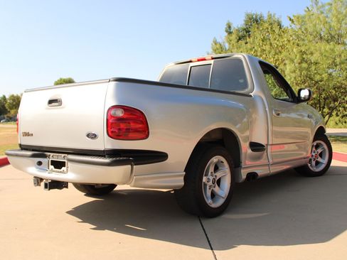 Used 2000 Ford F150 Lightning RWD image 15