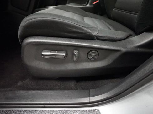 Used 2018 Honda CR-V EX image 27