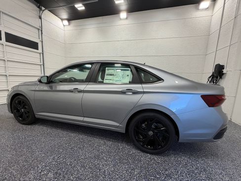 New 2026 Volkswagen Jetta SE FWD image 3