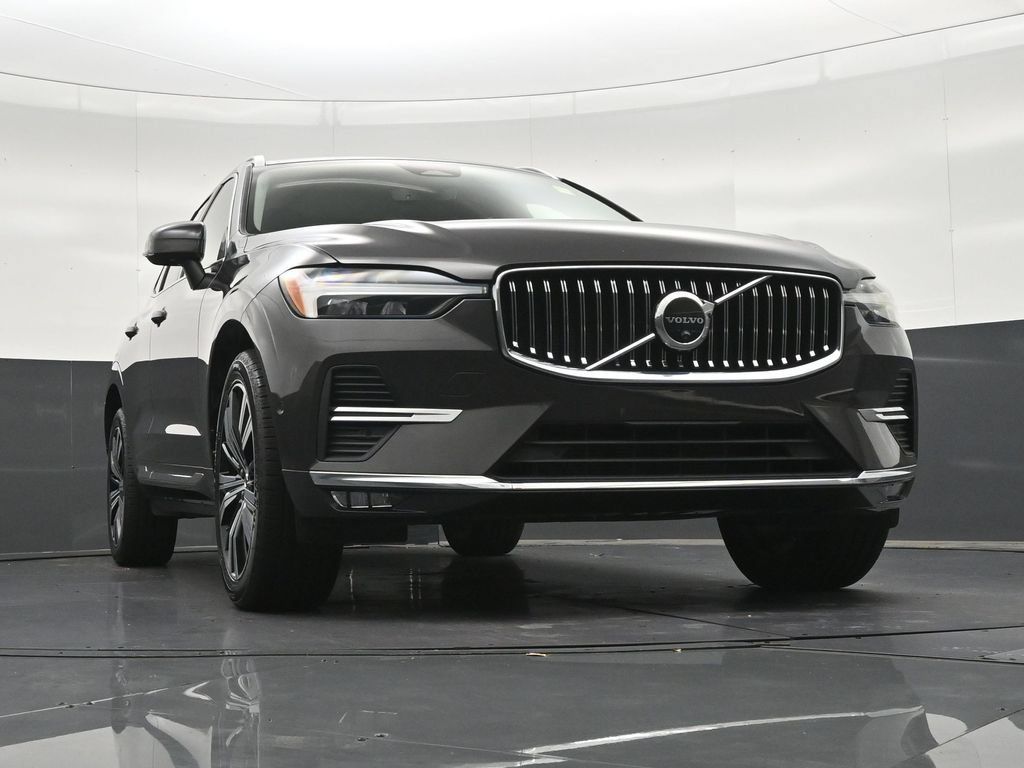 Certified 2023 Volvo XC60 B5 Plus AWD/4WD image 30
