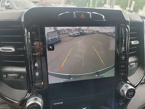 Used 2022 RAM 1500 Limited w/ Body Color Bumper Group AWD/4WD image 27