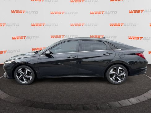 Used 2022 Hyundai Elantra SEL w/ Convenience + Premium Package FWD image 2