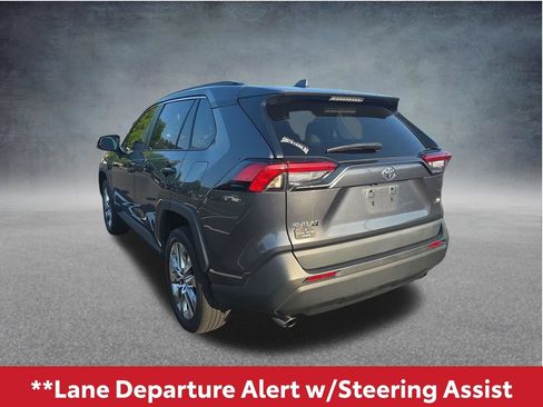 Used 2021 Toyota RAV4 XLE Premium FWD image 10