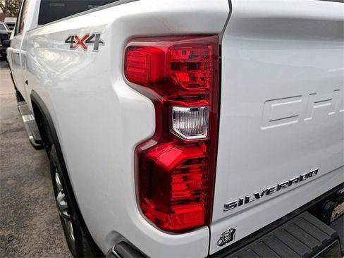 Used 2024 Chevrolet Silverado 2500 LT image 6