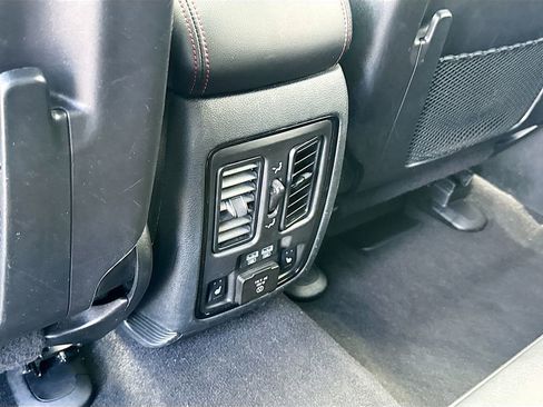 Used 2025 Dodge Durango GT AWD/4WD image 29
