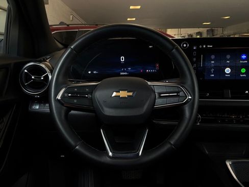 Used 2025 Chevrolet Equinox LT FWD image 32