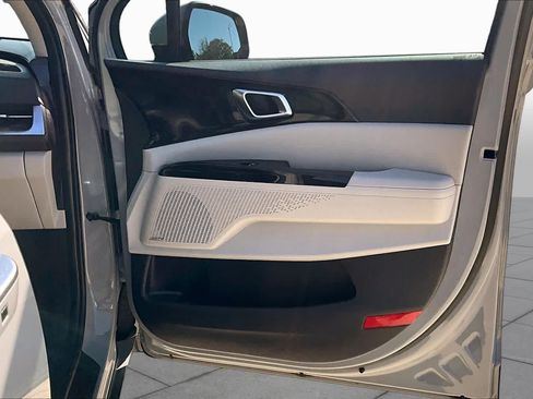 Used 2024 Kia Carnival SX Prestige FWD image 21