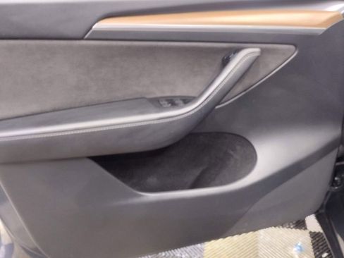 Used 2023 Tesla Model Y Long Range image 18