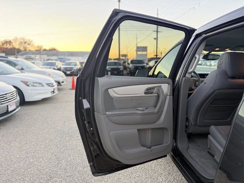 Used 2015 Chevrolet Traverse LS image 10