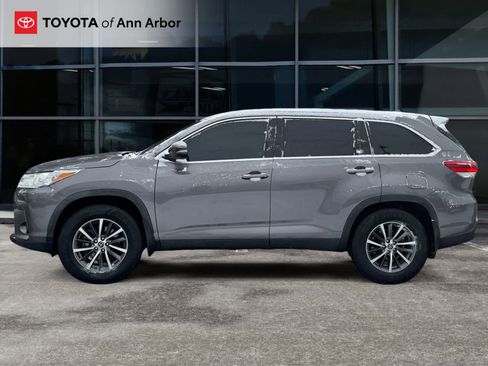 Used 2019 Toyota Highlander XLE image 10