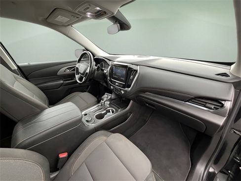 Certified 2021 Chevrolet Traverse LT image 35