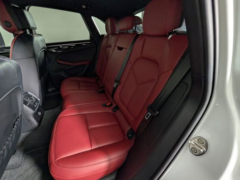 Certified 2023 Porsche Macan AWD/4WD image 24